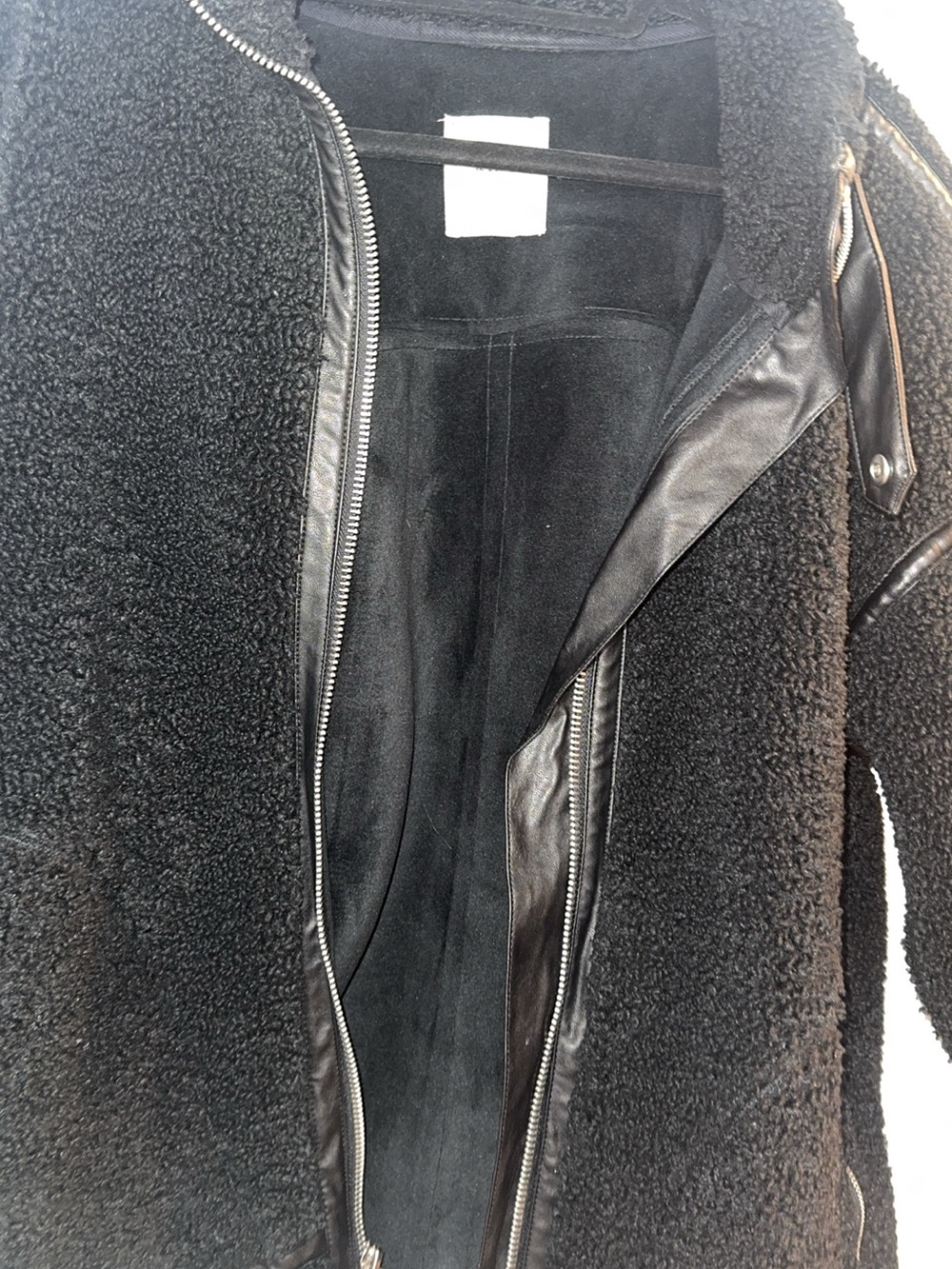 Abercrombie & Fitch Cozy Black Sherpa Jacket with Seamed Details - Picture 6 of 6